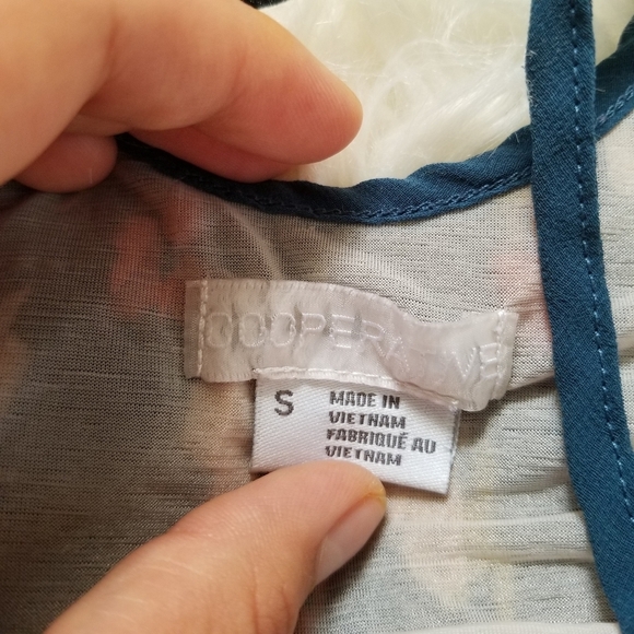 UO Cooperative Pleated Floral Swing Top Small - Picture 10 of 10